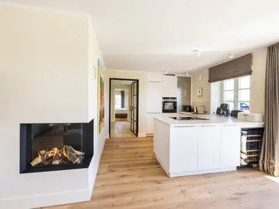 Kamin-/Ofen
