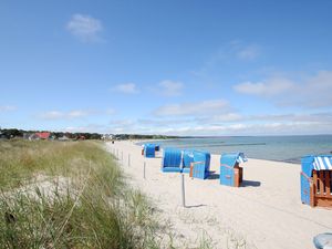 23956705-Ferienhaus-6-Wiek auf Rügen-300x225-1