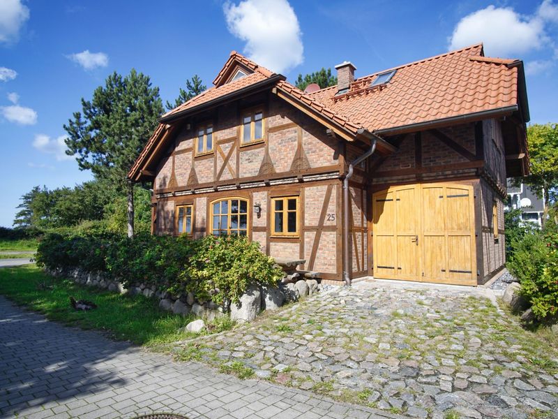 23957412-Ferienhaus-8-Wiek auf Rügen-800x600-0