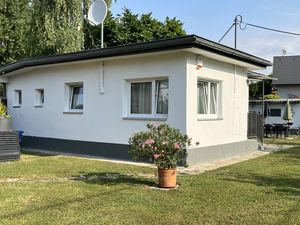 23856799-Ferienhaus-4-Wien-300x225-0