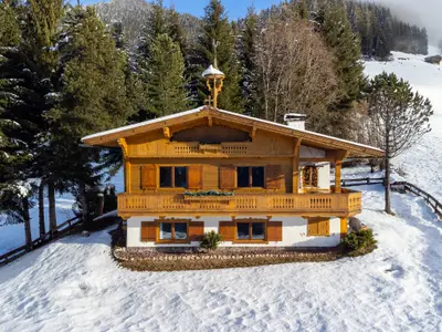 Außenseite Ferienhaus [Winter]