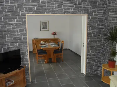 nhaus am Felsen - Wohn-Esszimmer.