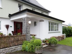 19341412-Ferienhaus-25-Winterberg-300x225-3