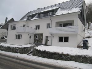 22142359-Ferienhaus-10-Winterberg-300x225-1