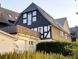 22162587-Ferienhaus-4-Winterberg-300x225-1