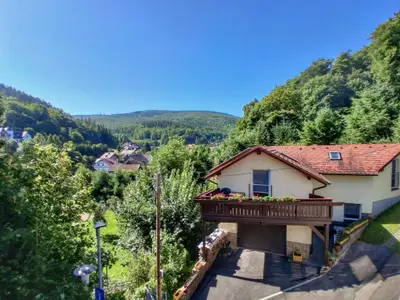 Außenseite Ferienhaus [Sommer]
