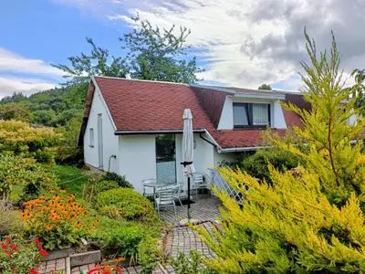 Außenseite Ferienhaus [Sommer]