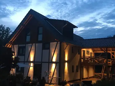 Außenaufnahme bei Nacht