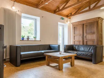 Heublume Wohnbereich mit Kamin