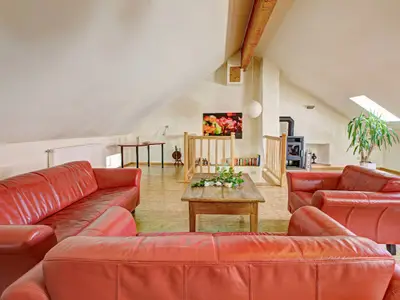 Königskerze Galerie mit Wohnbereich