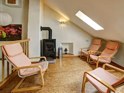 Königskerze Sitzecke mit Kamin