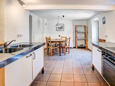 Königskerze Küche mit Sitzecke