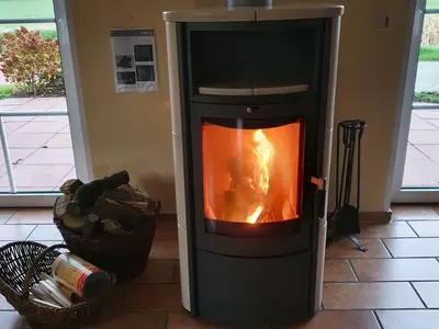 Kamin-/Ofen