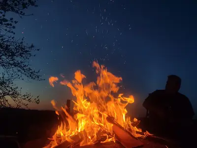 Abendliches Lagerfeuer