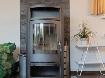Kamin-/Ofen