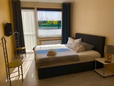 Schlafzimmer 1