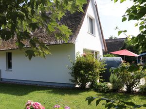 24050633-Ferienhaus-3-Wustrow (Ostseebad)-300x225-0