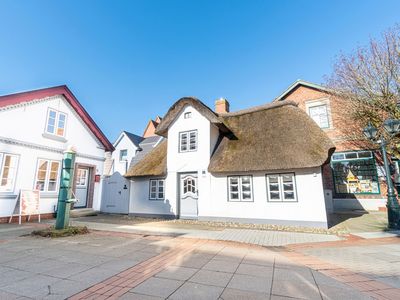 Dat Lütte Hus liegt in der Fußgängerzone von Wyk.