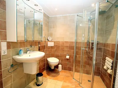 Duschbad mit WC im EG