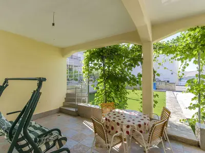 Ferienhaus für 8 Personen (120 m²) in Žaborić 7/10