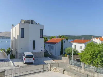 Ferienhaus für 8 Personen (120 m²) in Žaborić 9/10