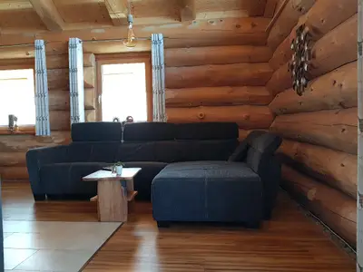 Wohnraum Blockhütte