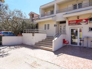 23776968-Ferienhaus-8-Zadar-300x225-4