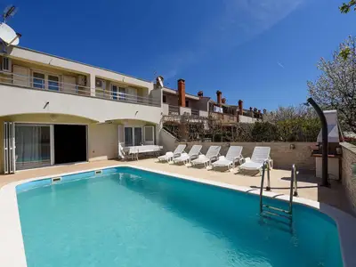 Ferienhaus für 8 Personen (140 m²) in Zadar 6/10