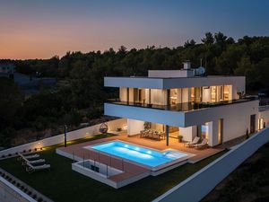 Ferienhaus für 8 Personen (350 m²) in Zadar