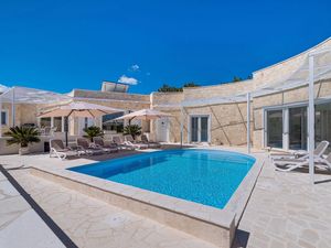 Ferienhaus für 8 Personen (228 m²) in Zadar
