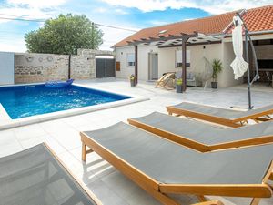 23950037-Ferienhaus-4-Zadar-300x225-4