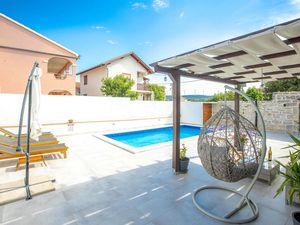 23950037-Ferienhaus-4-Zadar-300x225-5