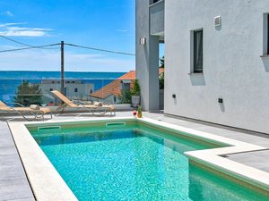 23950114-Ferienhaus-6-Zadar-300x225-5