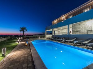 Ferienhaus für 8 Personen (412 m²) in Zadar