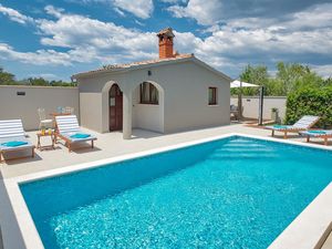 Ferienhaus für 8 Personen (220 m²) in Zadar