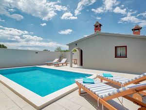 23950181-Ferienhaus-8-Zadar-300x225-4