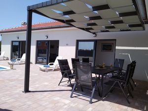 23950609-Ferienhaus-8-Zadar-300x225-4