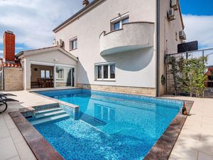 Ferienhaus für 12 Personen (340 m²) in Zadar