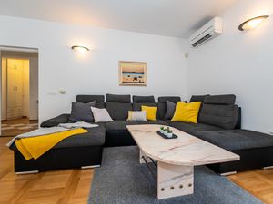 23950788-Ferienhaus-8-Zadar-300x225-2