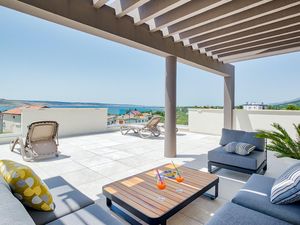 Ferienhaus für 12 Personen (300 m²) in Zadar