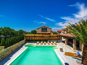 Ferienhaus für 16 Personen (372 m²) in Zadar