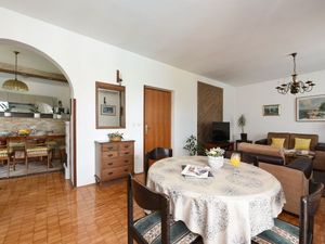 22690311-Ferienhaus-8-Zadar-300x225-0