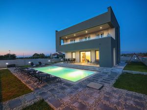 Ferienhaus für 10 Personen (200 m²) in Zadar