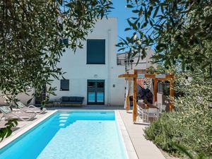 Ferienhaus für 8 Personen (220 m²) in Zadar