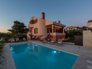 23971524-Ferienhaus-8-Zadar-300x225-0