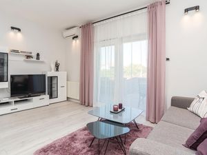 23739435-Ferienhaus-6-Zadar-300x225-2