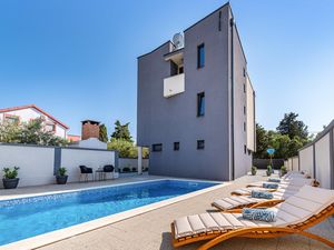 Ferienhaus für 9 Personen (250 m²) in Zadar