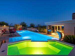 23949848-Ferienhaus-6-Zadar-300x225-5