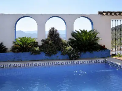 PoolOfHouse