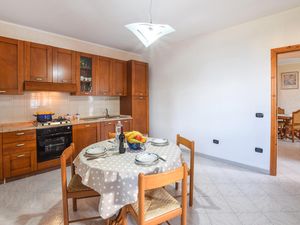 23753115-Ferienhaus-6-Zambrone-300x225-3